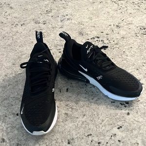 Women’s size 7 Nike Air Max
